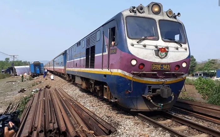 Chạy đôi tàu mới SE9/SE10 thay đôi TN1/TN2