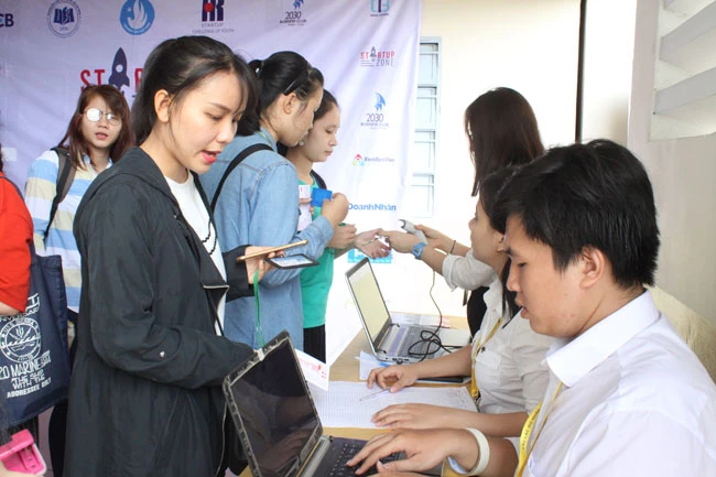 Khởi tranh cuộc thi Startup Zone 2017 