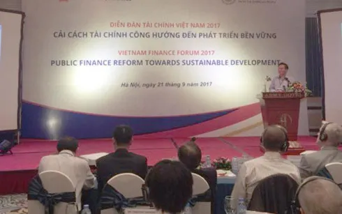 Cấp bách kiểm soát và cắt giảm chi thường xuyên