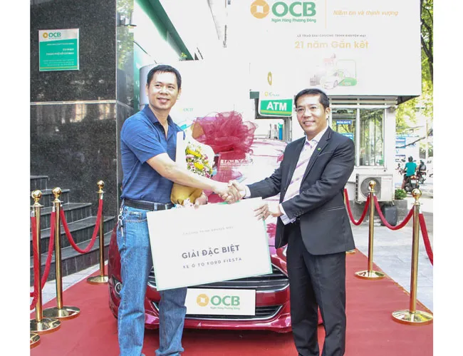 OCB trao thưởng chương trình 21 năm gắn kết