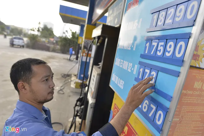 Ngoài các công ty trong nước và đơn vị kinh doanh nhượng quyền, thị trường bán lẻ xăng dầu Việt Nam mới có sự tham gia của 1 đơn vị 100% vốn nước ngoài. Ảnh minh họa: Lê Hiếu.