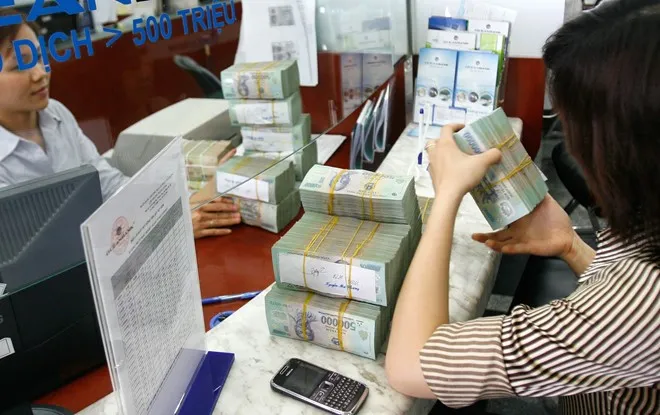 Lãi suất đang đà giảm ​