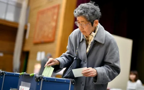 Khó khăn chờ ông Abe
