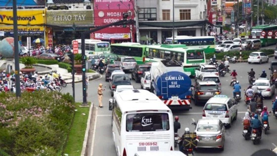 Khu vực gần sân bay Tân Sơn Nhất thường xuyên xảy ra tình trạng xung đột giao thông