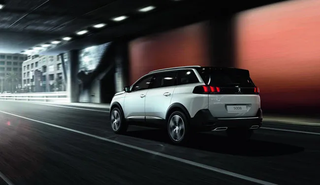 Tháng 12, Peugeot 5008 - SUV 7 chỗ thế hệ mới về thị trường Việt