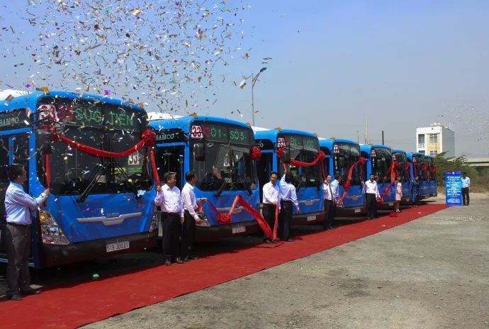 Đầu tư xe buýt sử dụng dầu diesel thay xe buýt dùng nhiên liệu CNG