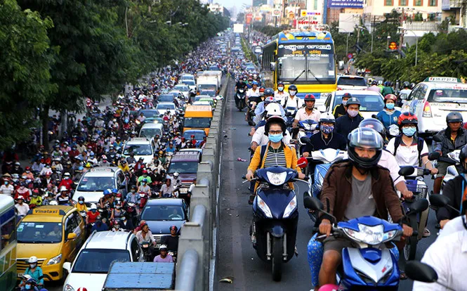 Tình trạng ùn ứ giao thông ở TP.HCM ngày càng diễn ra nghiêm trọng