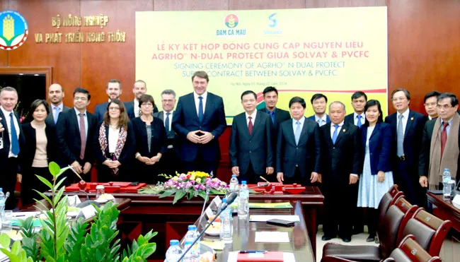 Đạm Cà Mau ký hợp đồng cung cấp nguyên liệu dài hạn Tập đoàn Solvay