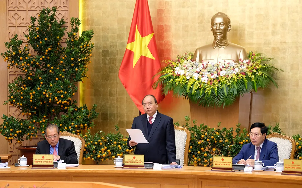 Thủ tướng Nguyễn Xuân Phúc yêu cầu, các bộ, ngành, địa phương quán triệt, nghiêm túc thực hiện Chỉ thị của Ban Bí thư, Chỉ thị của Thủ tướng Chính phủ về tổ chức Tết.