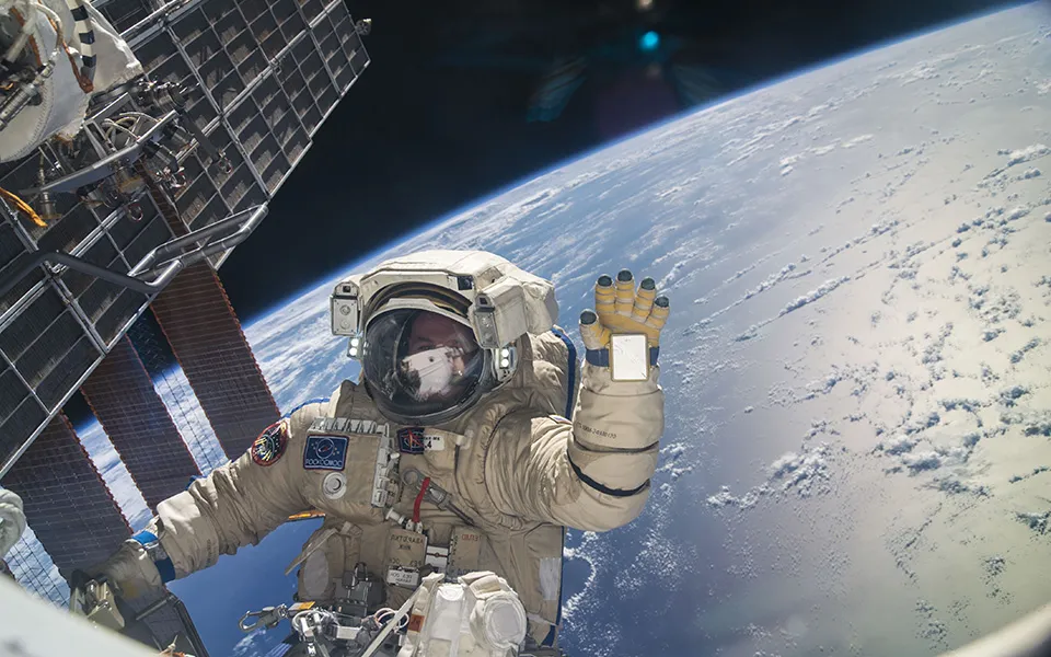 NASA sẽ đưa ra báo cáo ngân sách vào ngày 12/2 dự kiến bao gồm cả đề xuất sẽ ngừng tài trợ cho trạm vũ trụ quốc tế, để tái tập trung vào các nhiệm vụ nghiên cứu trên Mặt trăng và Sao hỏa.