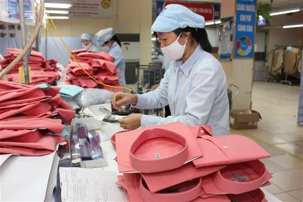 Tìm cách để dệt may, da giày thoát khó