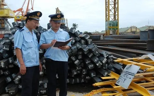 Ngành Hải quan triển khai đồng bộ nhiều giải pháp để giảm thiểu thủ tục hành chính, tạo thuận lợi cho DN (Ảnh minh họa: KT)