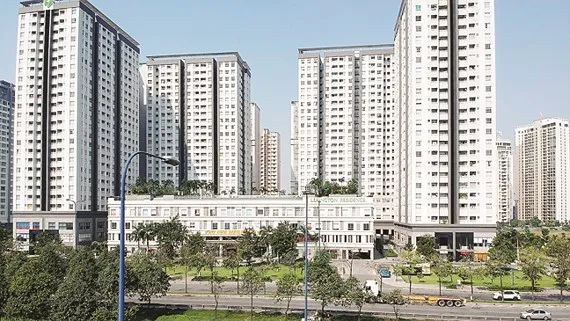 Một cao ốc bên đường Mai Chí Thọ, quận 2, TPHCM Ảnh: CAO THĂNG