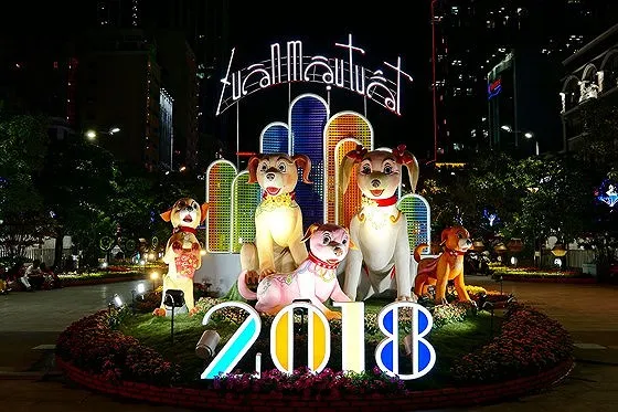 Đường hoa Nguyễn Huệ Tết Mậu Tuất 2018. Ảnh: HOÀNG HÙNG