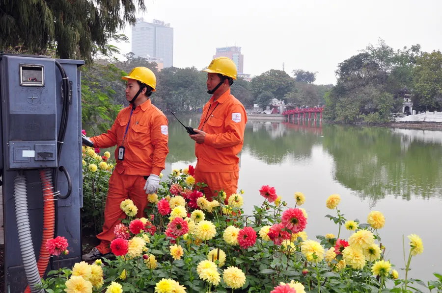 Trong dịp Tết nguyên đán ngành điện luôn duy trì chế độ trực quản lý, vận hành 24/24h. Ảnh VGP Toàn Thắng