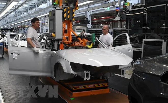 Một phân xưởng lắp ráp tại nhà máy sản xuất ô tô Audi ở Ingolstadt, miền nam nước Đức. (Nguồn: AFP/TTXVN)