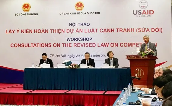 Ông Nguyễn Đức Kiên - Phó Chủ nhiệm Ủy ban Kinh tế của Quốc hội phát biểu khai mạc Hội thảo