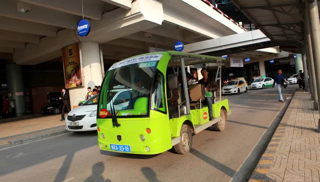 Xe điện dùng trong hoạt động chở khách - Ảnh: TTO