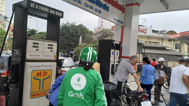 Xăng giữ giá, dầu hỏa tăng thêm 500 đồng/lít