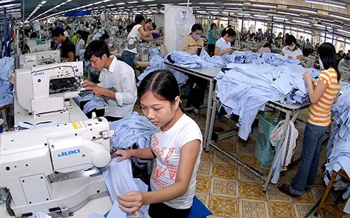 Mức lương cơ sở còn thấp, chưa bảo đảm đời sống cho người hưởng lương. (Ảnh minh họa)