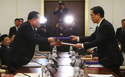 Hình ảnh một cuộc đàm phán cấp cao liên Triều ở Bàn Môn Điếm. Ảnh: AFP.