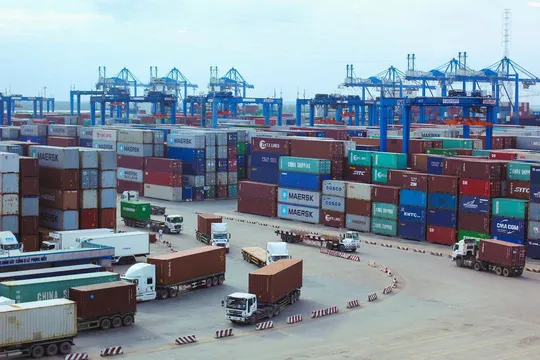 "Rác" ngoại tràn sang Việt Nam