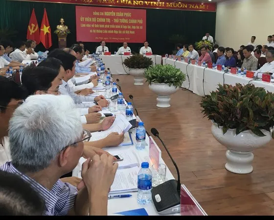 Thủ tướng Nguyễn Xuân Phúc tới làm việc tại Liên minh HTX Việt Nam