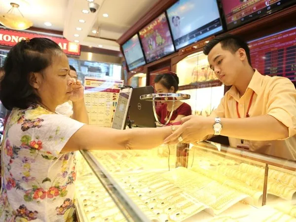 Giá vàng trong nước giảm mạnh tới 150.000 đồng