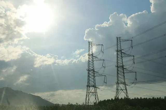 Bộ Tài chính muốn bỏ chính sách cho không tiền điện người nghèo