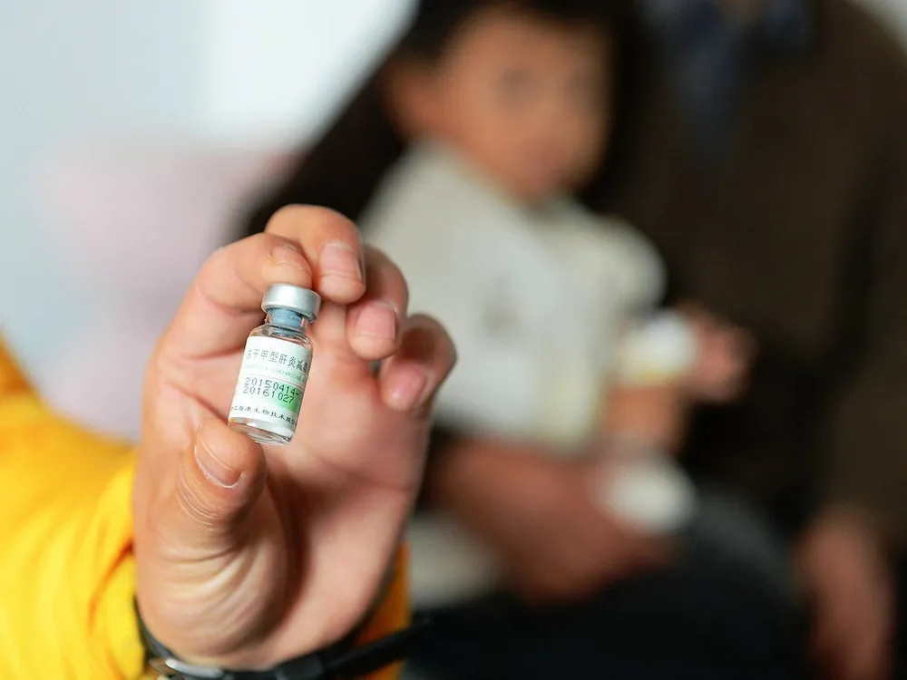 Bê bối vaccine kém chất lượng rúng động Trung Quốc