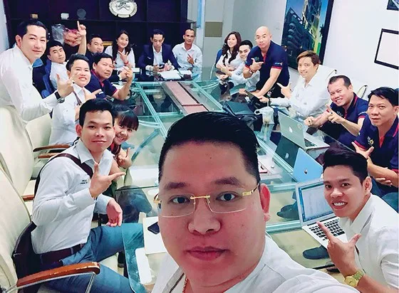 Hình ảnh tại văn phòng Sky Mining cách đây ít ngày