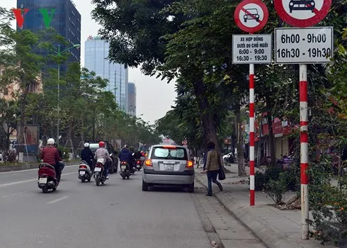Tranh luận trái chiều xung quanh việc “gắn mào” cho taxi công nghệ