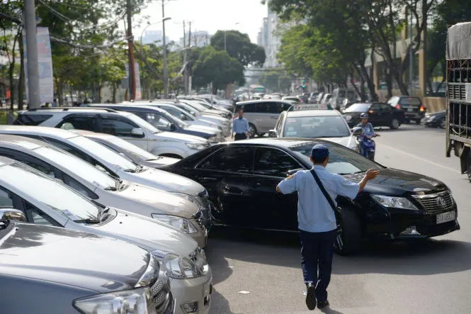 TPHCM: Tăng cường xử lý chủ phương tiện đỗ ô tô sai quy định