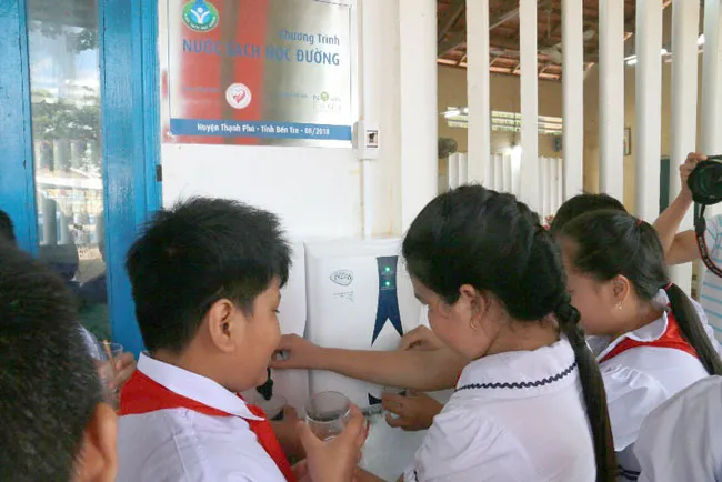Giải bài toán nước sạch học đường tại huyện Thạnh Phú, Bến Tre ảnh 2 Giải bài toán nước sạch học đường tại huyện Thạnh Phú, Bến Tre ảnh 2