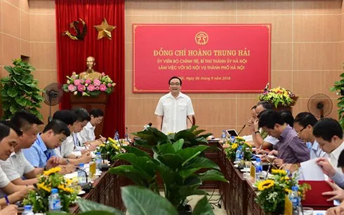 Bí thư Hoàng Trung Hải tại buổi làm việc.