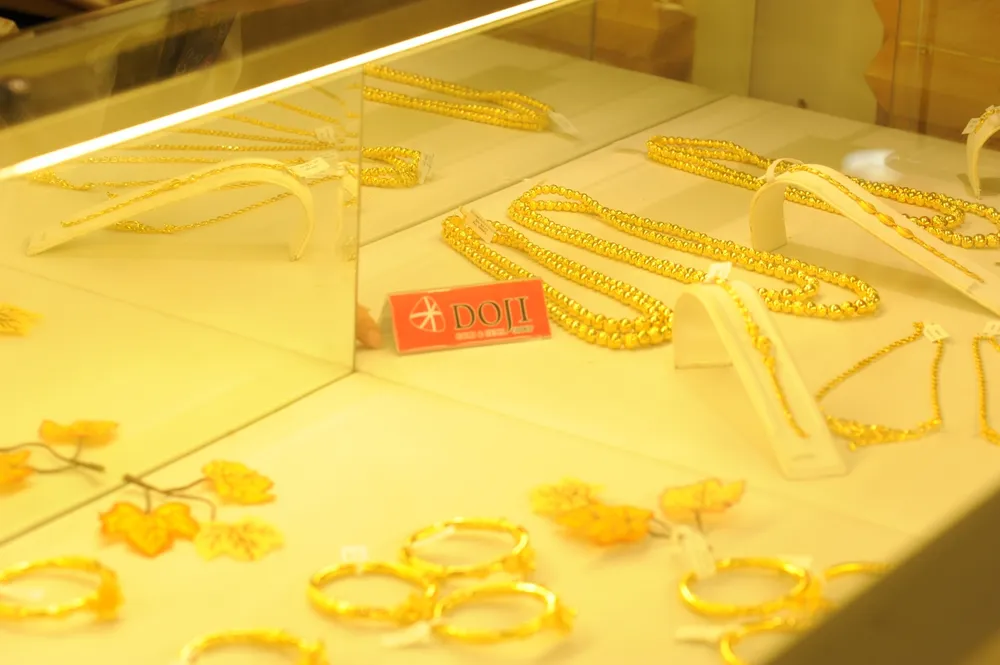 Giá vàng trong nước lại đảo chiều giảm