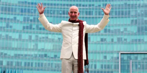 Ông chủ Amazon - Jeff Bezos. Ảnh: Reuters.