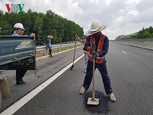 Có phải bị “rút ruột” nên cao tốc 34.500 tỷ “xơ vữa”?