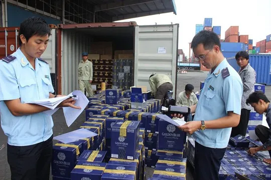 Cục Hải quan TPHCM: Gấp rút gỡ vướng lô máy kéo nhập khẩu của doanh nghiệp