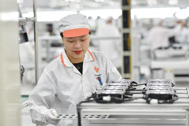Vingroup ra mắt điện thoại thông minh Vsmart