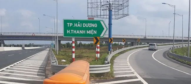 Lắp đặt bổ sung biển chỉ dẫn tại nút giao đường cao tốc