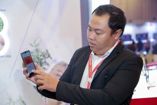 Sharp sắp ra mắt điện thoại nhẹ nhất thế giới