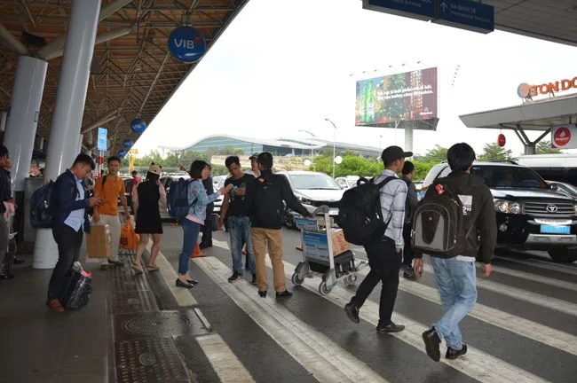 Chưa đến Tết Dương lịch 2019 nhưng hành khách tại SBQT đã rất đông đúc.