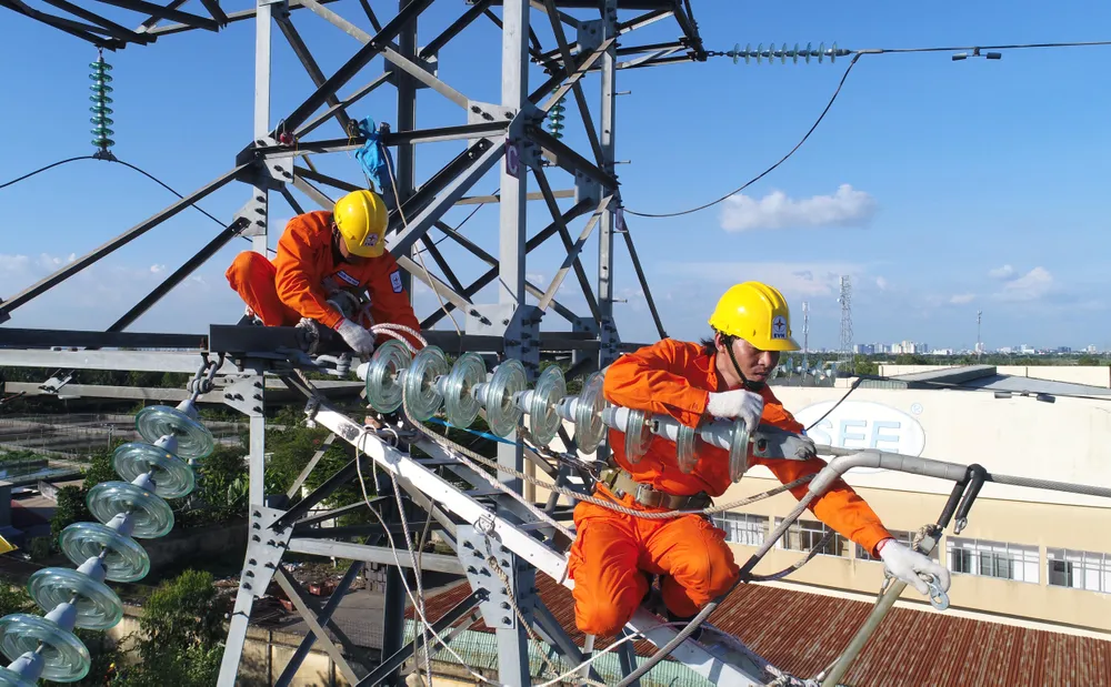 Với những nỗ lực trong công tác quản lý vận hành, độ tin cậy cung cấp điện của EVN trong năm 2018 đã không ngừng được cải thiện. Ảnh: VGP/ Toàn Thắng