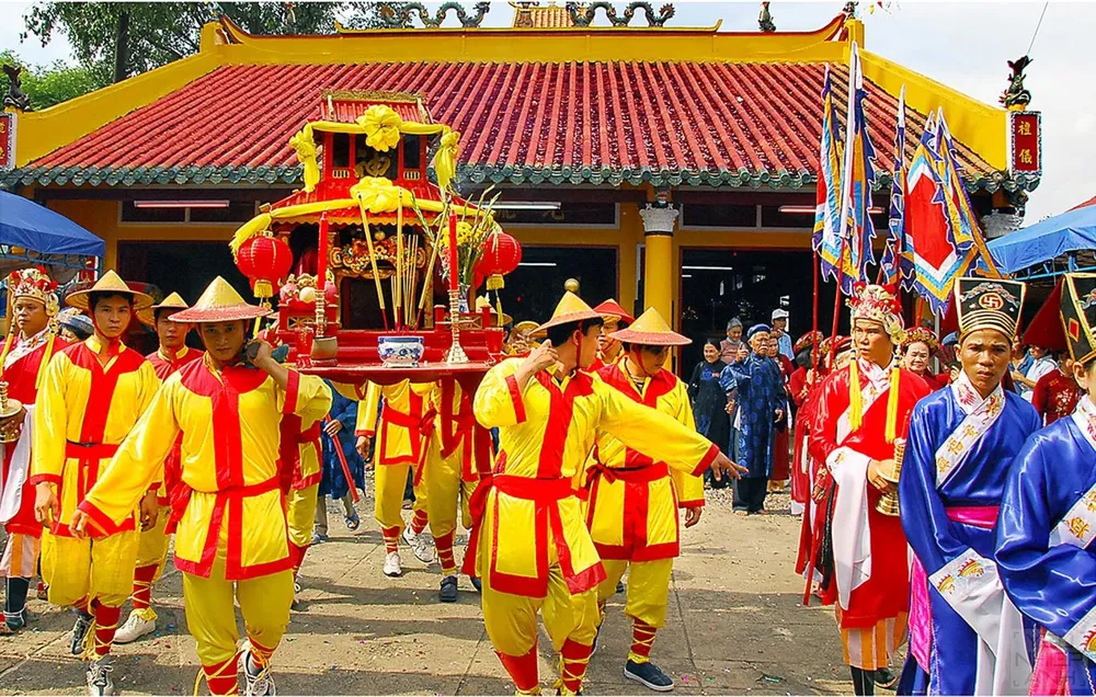 Ngăn chặn những mặt trái trong mùa lễ hội 2019