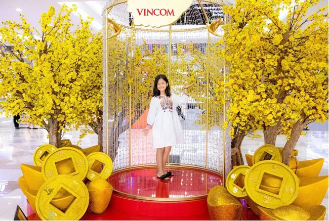 Vincom mở hội “Đón Xuân Gắn Kết – Vui Tết Tài Lộc” ảnh 1 Vincom mở hội “Đón Xuân Gắn Kết – Vui Tết Tài Lộc” ảnh 1