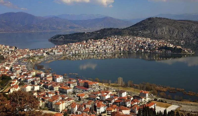 Cộng hòa Macedonia thay đổi quốc hiệu