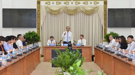 Bí thư Thành ủy TPHCM Nguyễn Thiện Nhân phát biểu tại hội nghị. Ảnh: VIỆT DŨNG