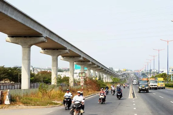 Tuyến Metro số 1 Bến Thành - Suối Tiên thi công cầm chừng vì chưa được cấp vốn. Ảnh QUỐC HÙNG