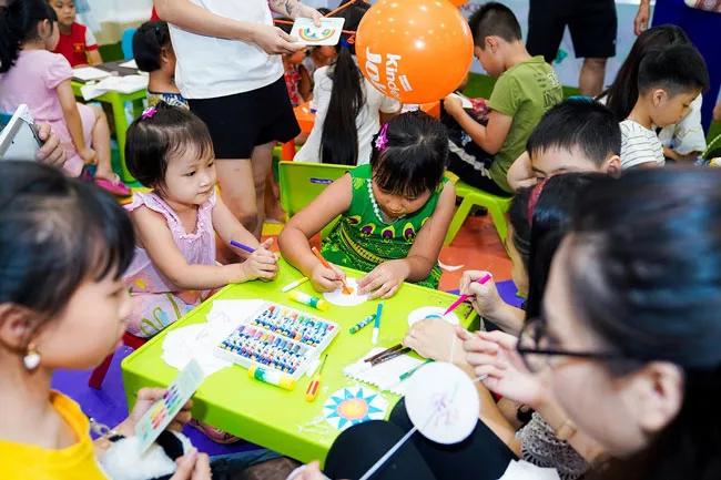 Vincom gửi hàng nghìn “tấm vé trở về tuổi thơ” nhân dịp 1/6 ảnh 4 Vincom gửi hàng nghìn “tấm vé trở về tuổi thơ” nhân dịp 1/6 ảnh 4